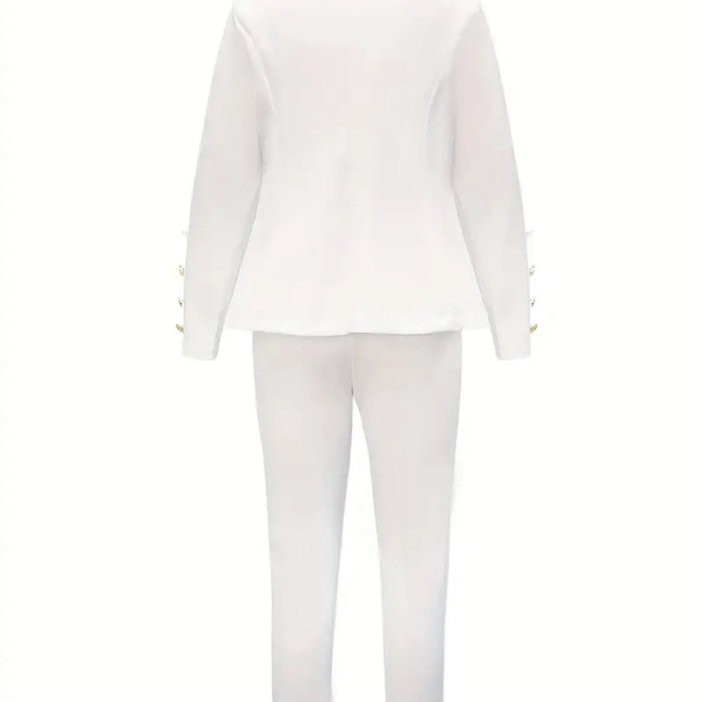 Chic All-Season Women's Suit: Easy-Care Double-Breasted Blazer and Slim Fit